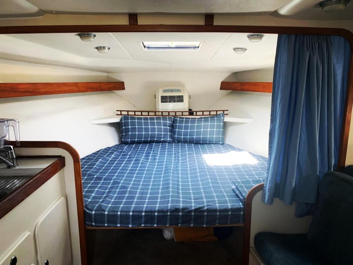 Cozy Private Two Rooms Yacht In Barcelona With Free Parking Sant Adrià de Besòs Esterno foto