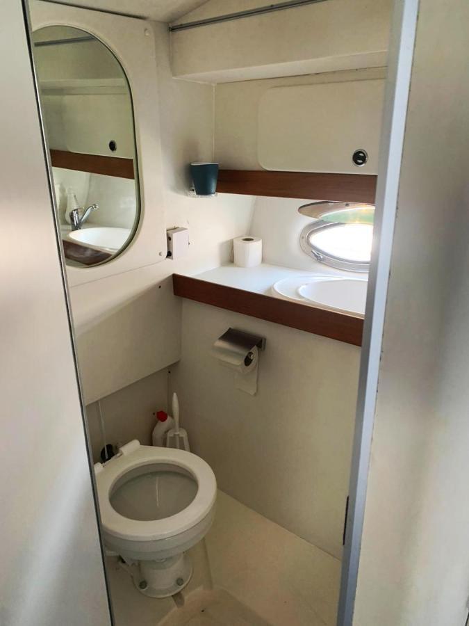 Cozy Private Two Rooms Yacht In Barcelona With Free Parking Sant Adrià de Besòs Esterno foto