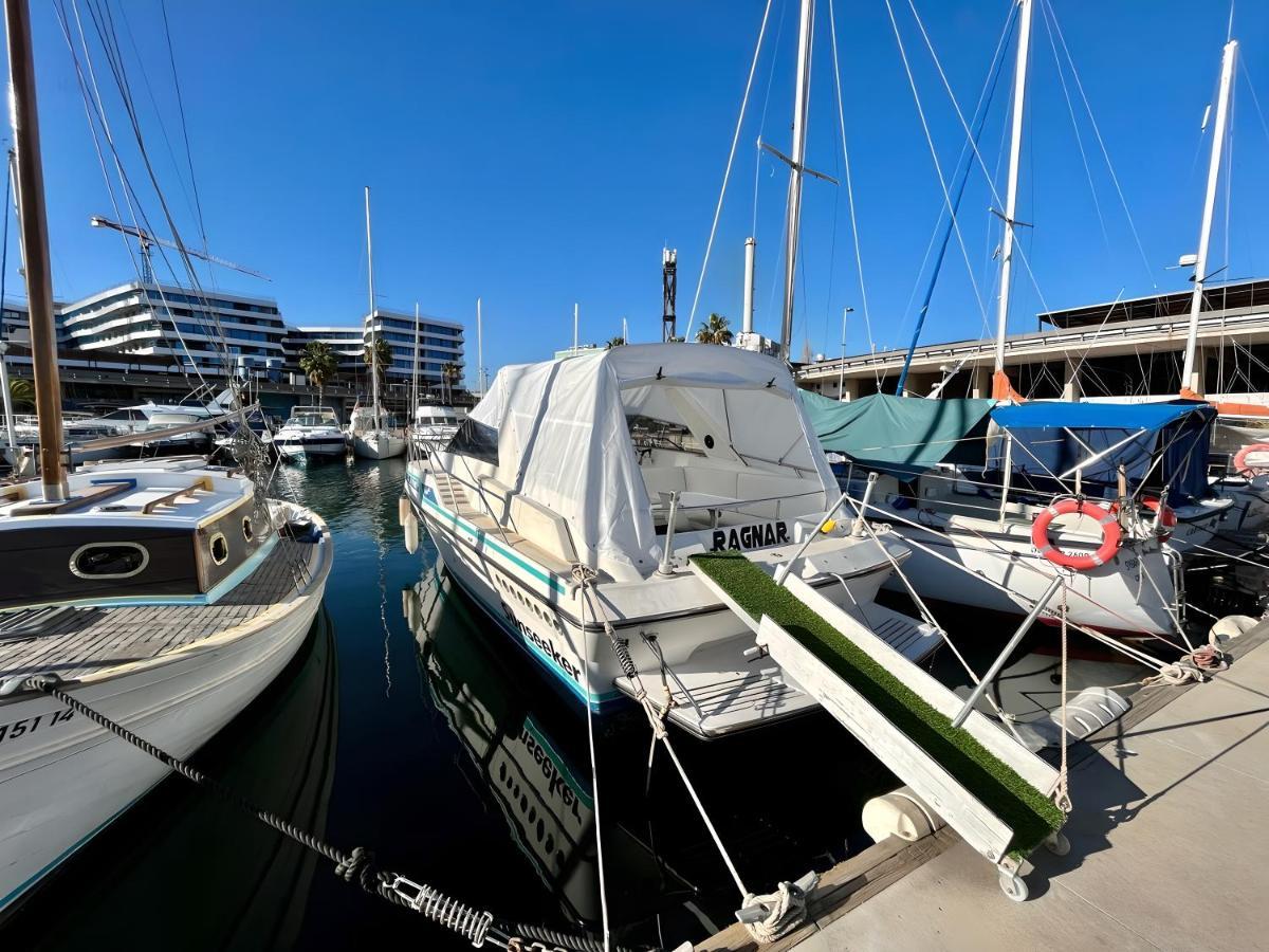 Cozy Private Two Rooms Yacht In Barcelona With Free Parking Sant Adrià de Besòs Esterno foto